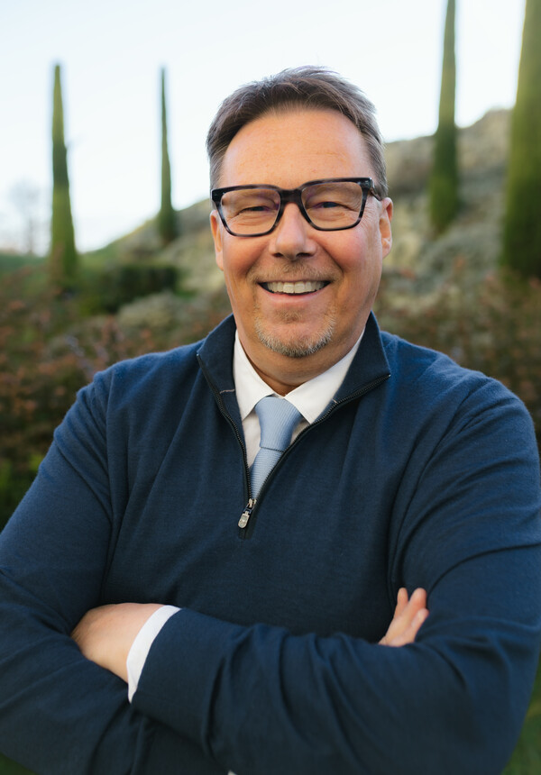 Mike Lowe, Commercial